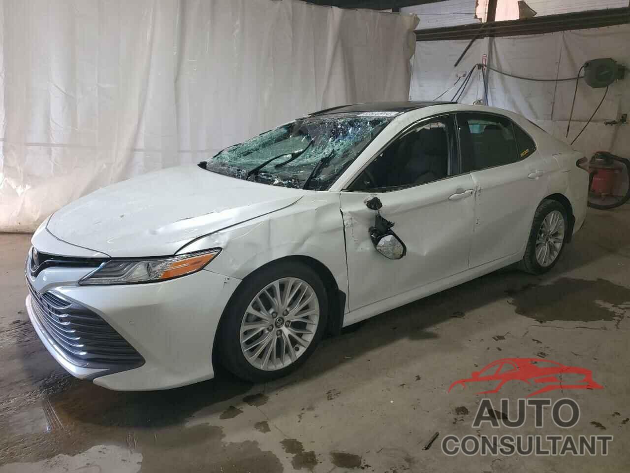 TOYOTA CAMRY 2018 - 4T1B11HK7JU022259