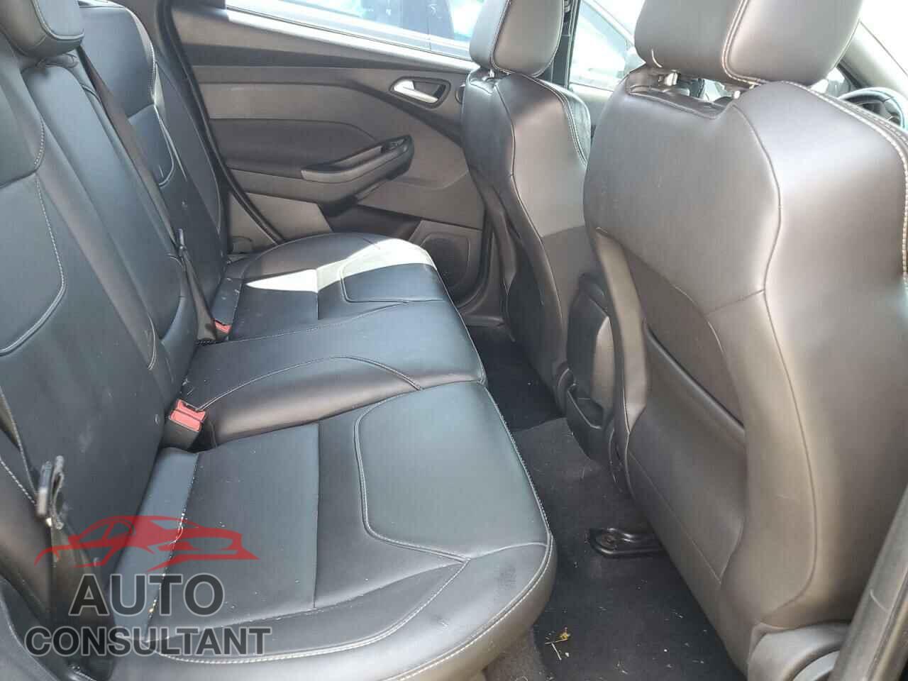 FORD FOCUS 2017 - 1FADP3L97HL288592