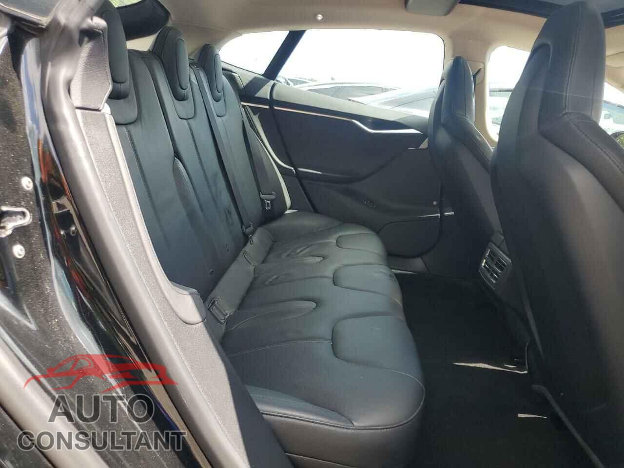 TESLA MODEL S 2013 - 5YJSA1CN8DFP06126