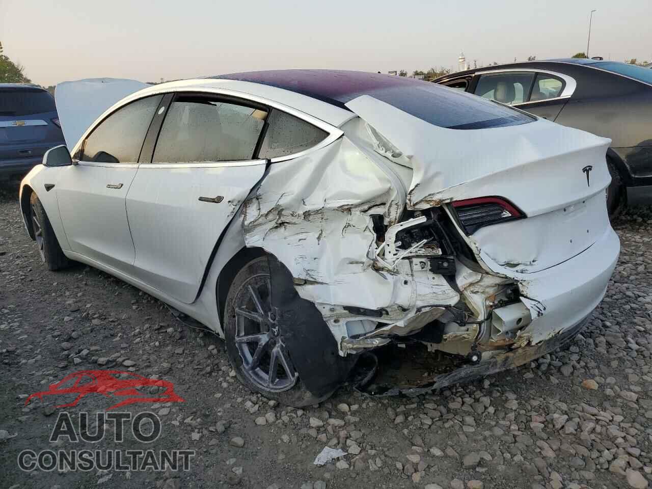 TESLA MODEL 3 2018 - 5YJ3E1EAXJF023472