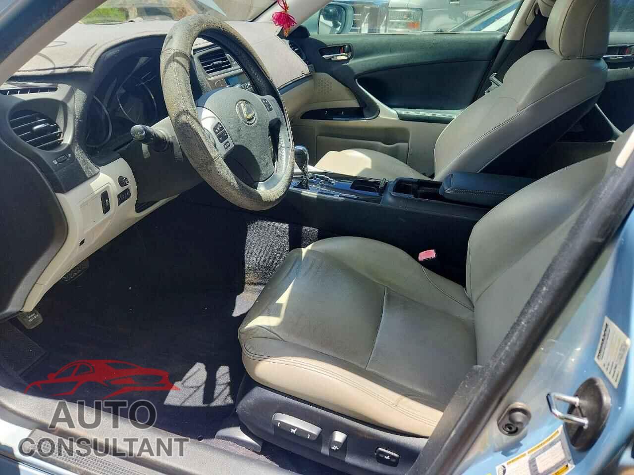 LEXUS IS 2012 - JTHBF5C24C5165248