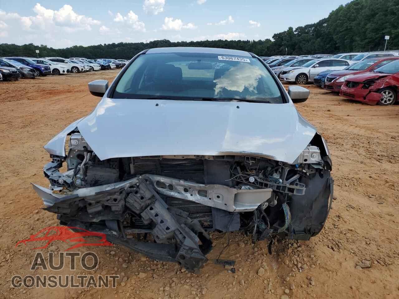 FORD FOCUS 2018 - 1FADP3FE9JL232765