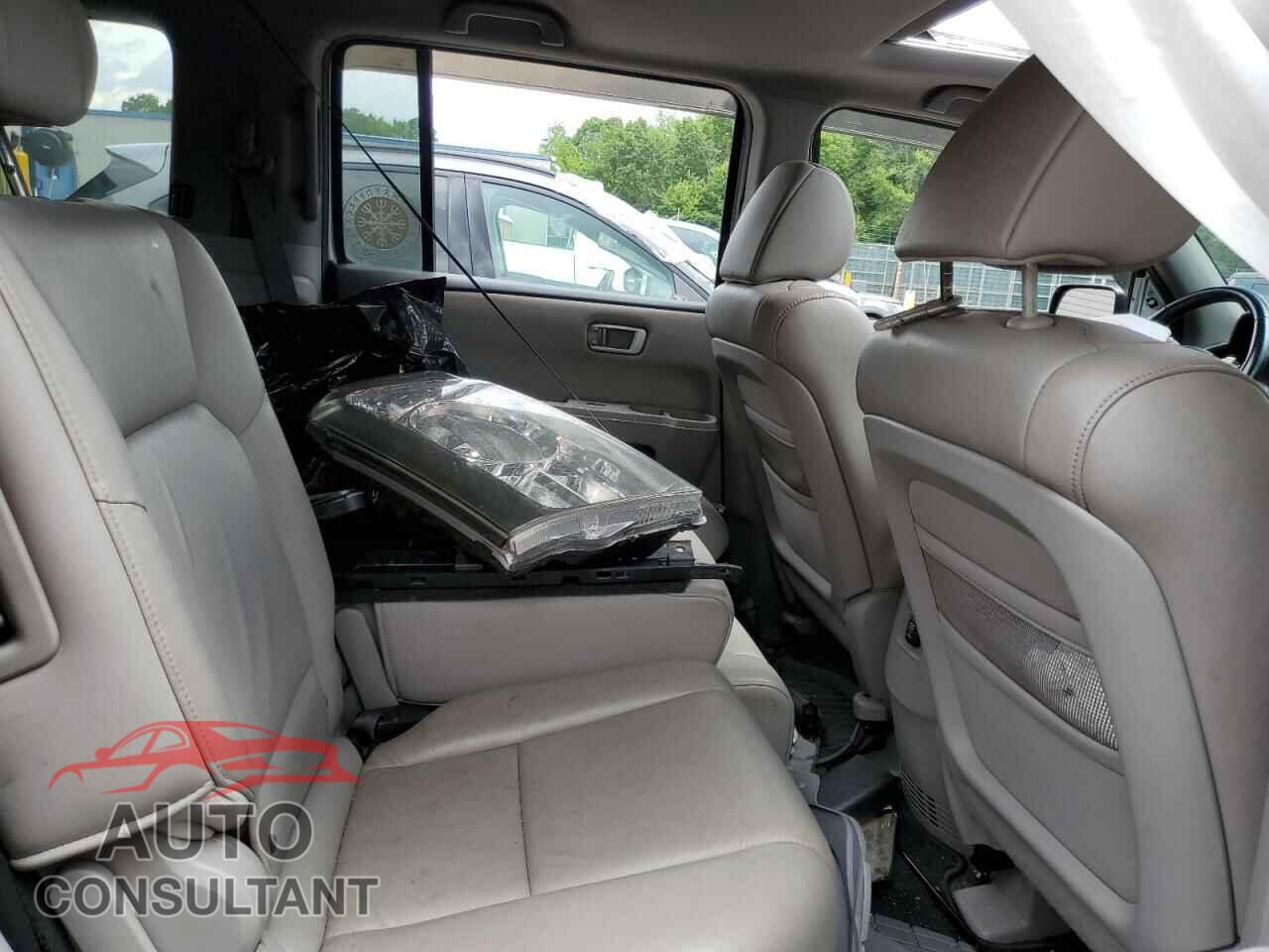 HONDA PILOT 2011 - 5FNYF4H78BB102905