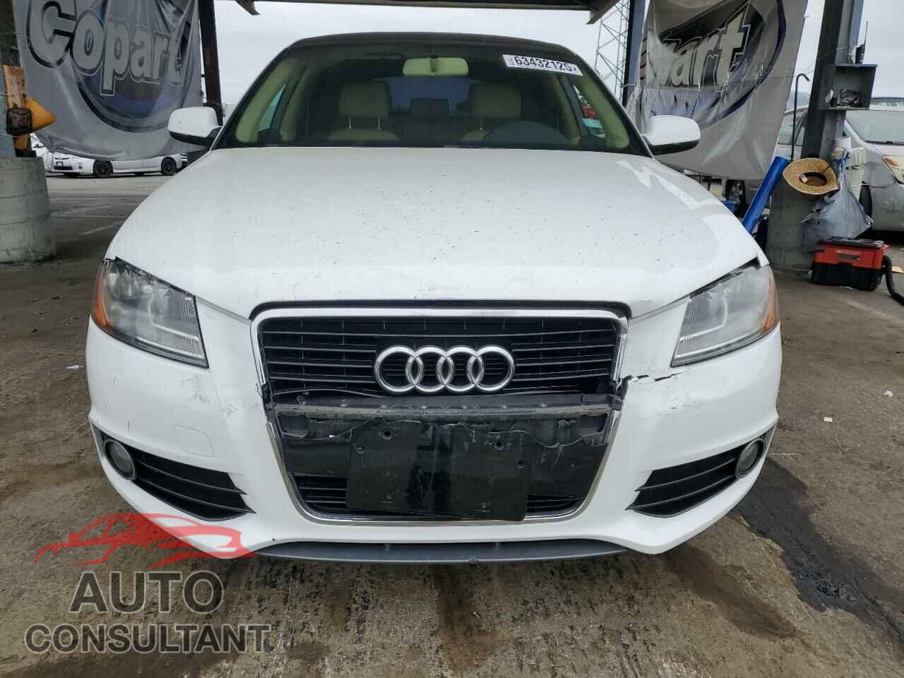 AUDI A3 2013 - WAUBJAFM8DA022699