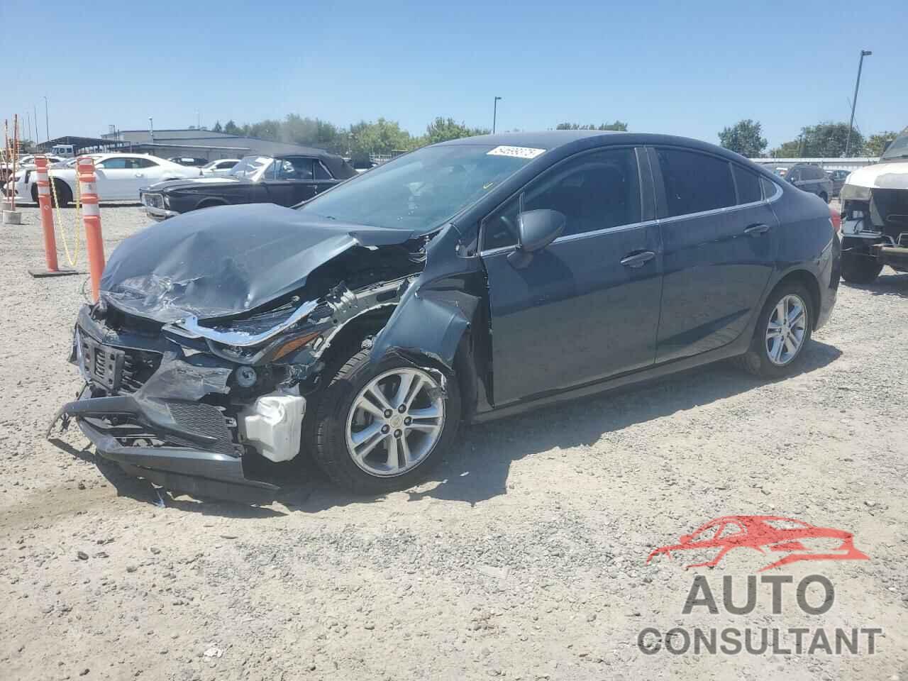 CHEVROLET CRUZE 2018 - 1G1BE5SMXJ7109283