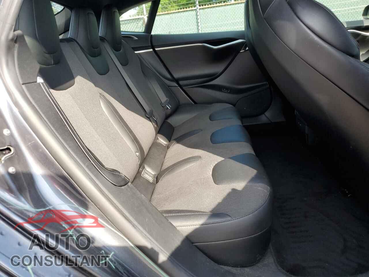 TESLA MODEL S 2017 - 5YJSA1E23HF197300