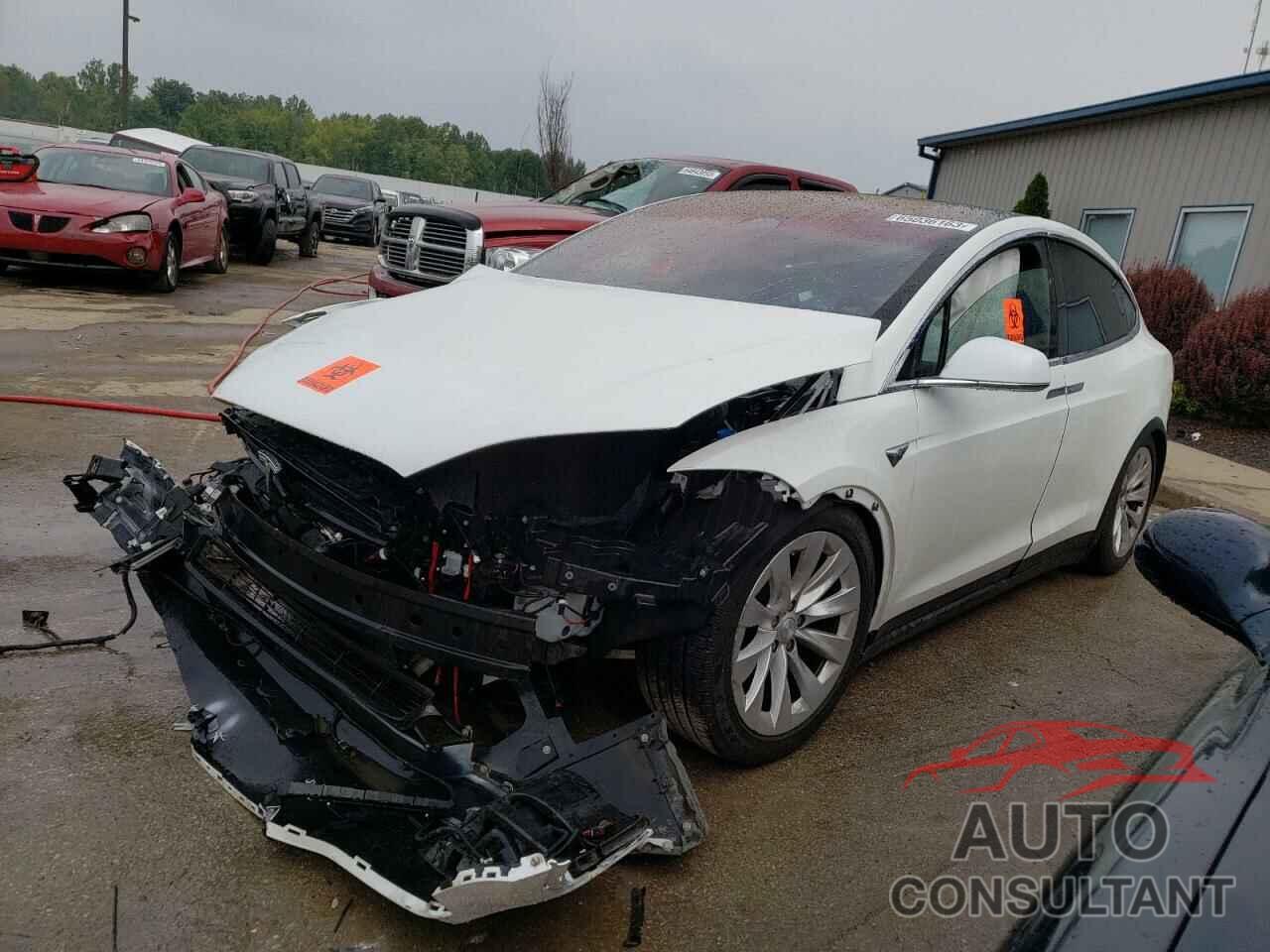 TESLA MODEL X 2017 - 5YJXCBE22HF035678