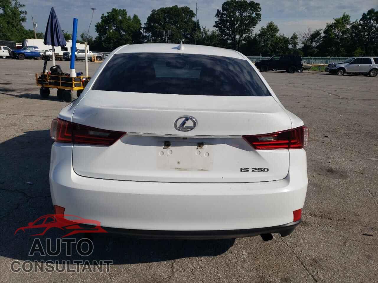 LEXUS IS 2014 - JTHBF1D24E5032029