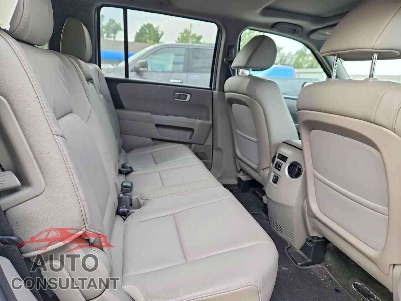 HONDA PILOT 2015 - 5FNYF4H54FB008976