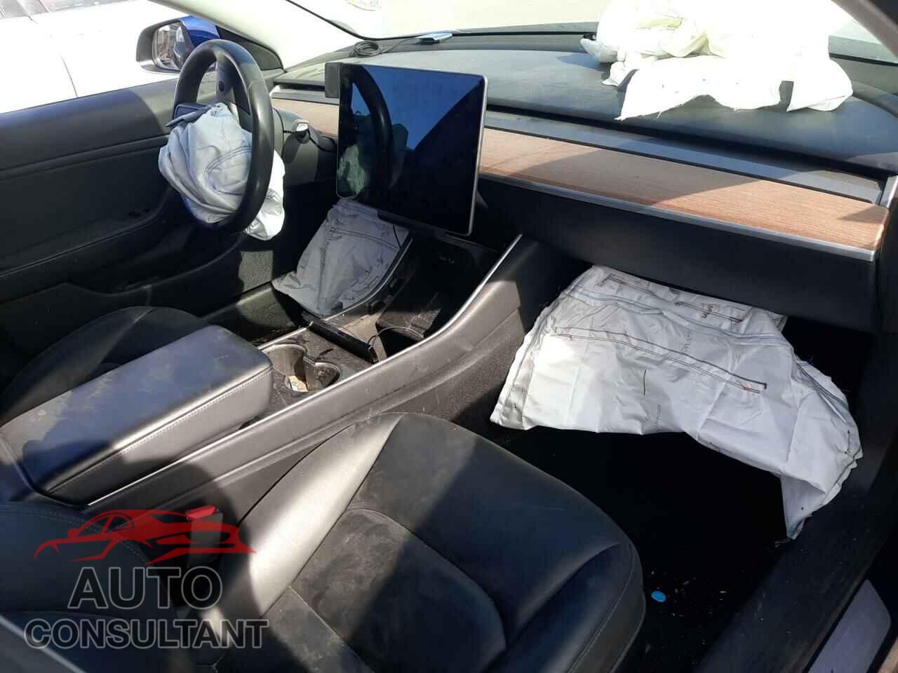 TESLA MODEL 3 2019 - 5YJ3E1EB6KF199266