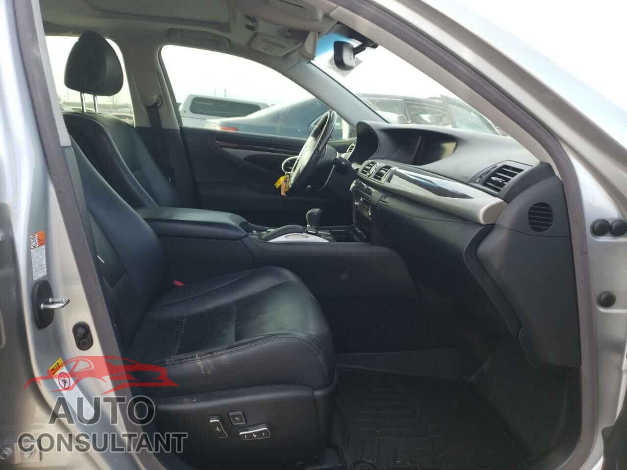 LEXUS LS460 2016 - JTHCL5EF1G5026035