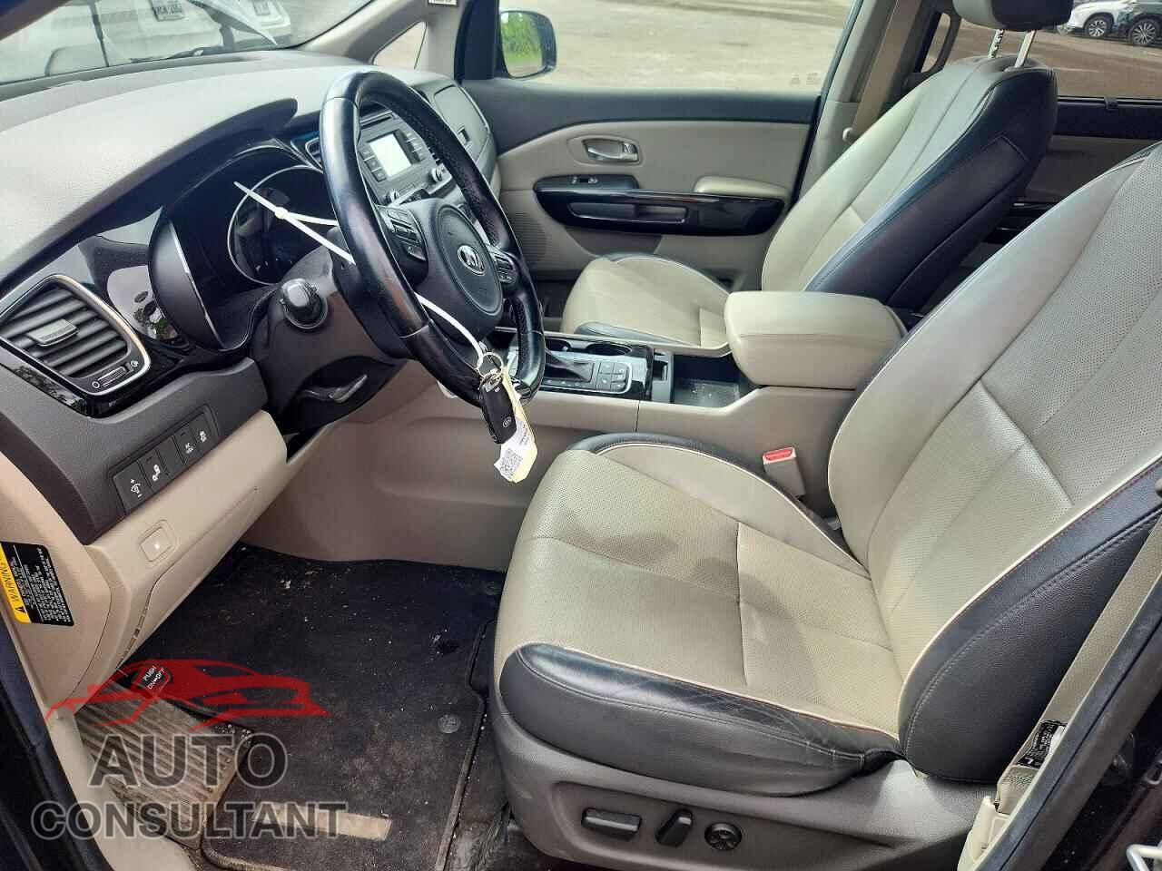KIA SEDONA 2015 - KNDMC5C19F6079281