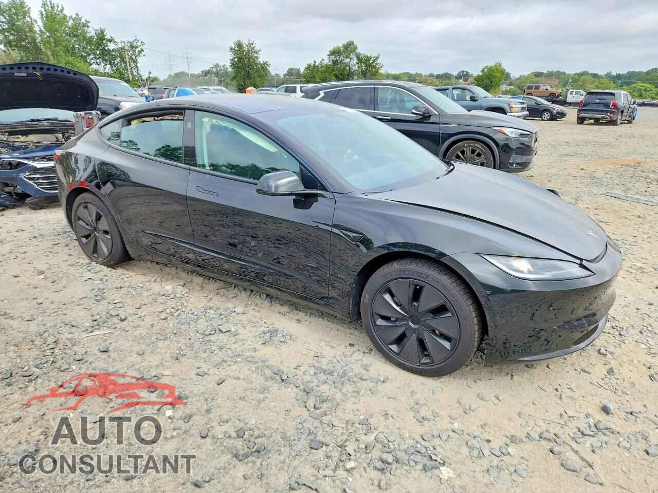 TESLA MODEL 3 2024 - 5YJ3E1EA8RF739704