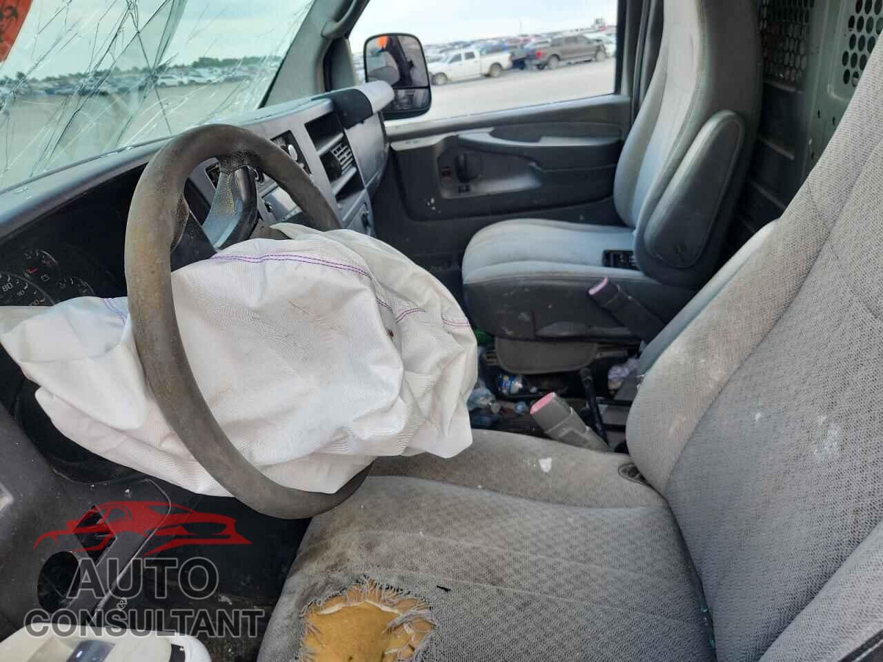 CHEVROLET EXPRESS 2011 - 1GCWGFCA7B1119948