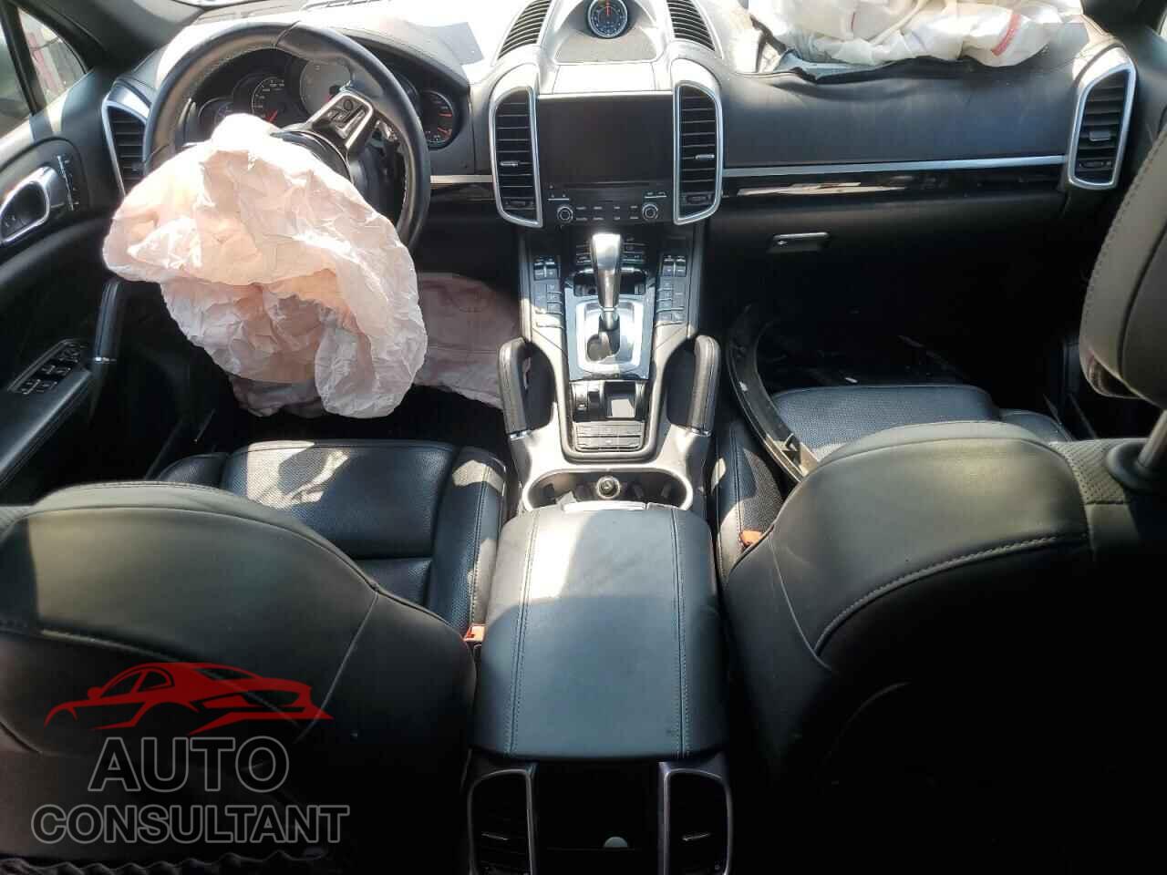 PORSCHE CAYENNE 2017 - WP1AB2A28HLA53273