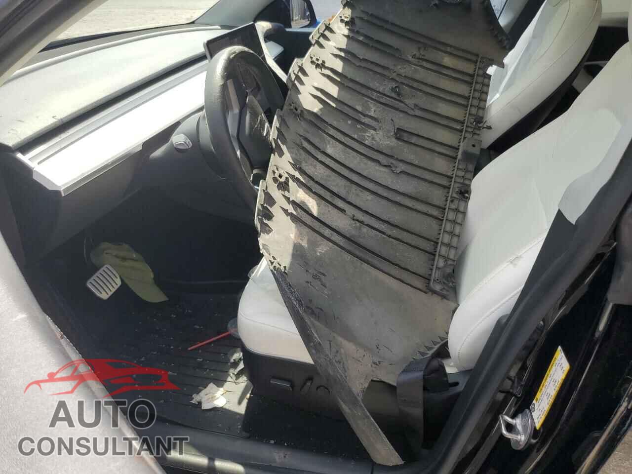 TESLA MODEL Y 2020 - 5YJYGDEF2LF028181