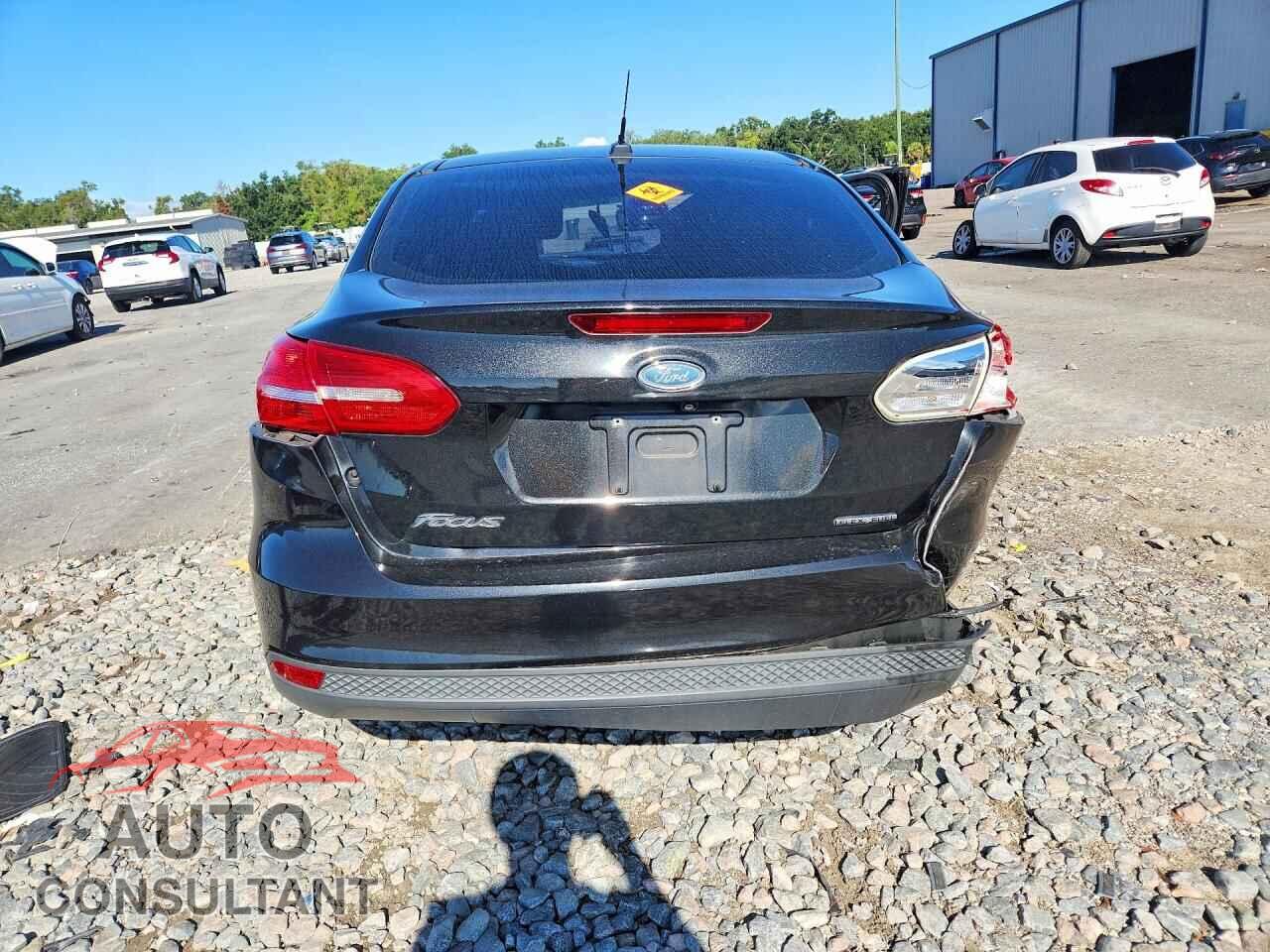 FORD FOCUS 2015 - 1FADP3E25FL354537