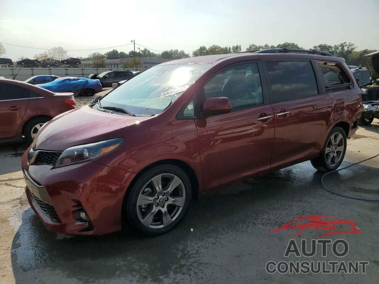 TOYOTA SIENNA 2018 - 5TDXZ3DC4JS950645