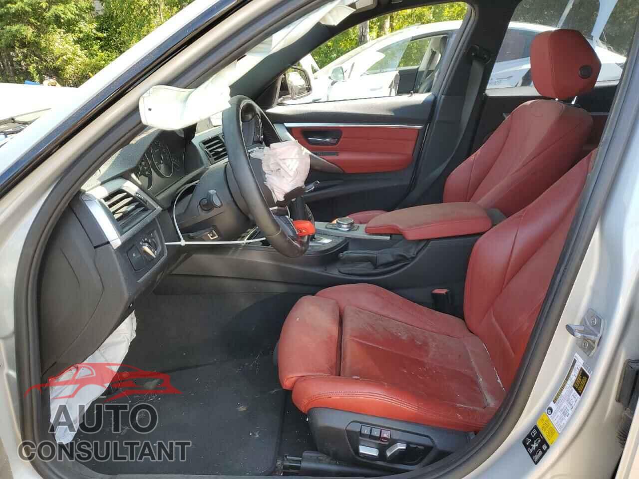 BMW 3 SERIES 2018 - WBA8D9C50JEB35339
