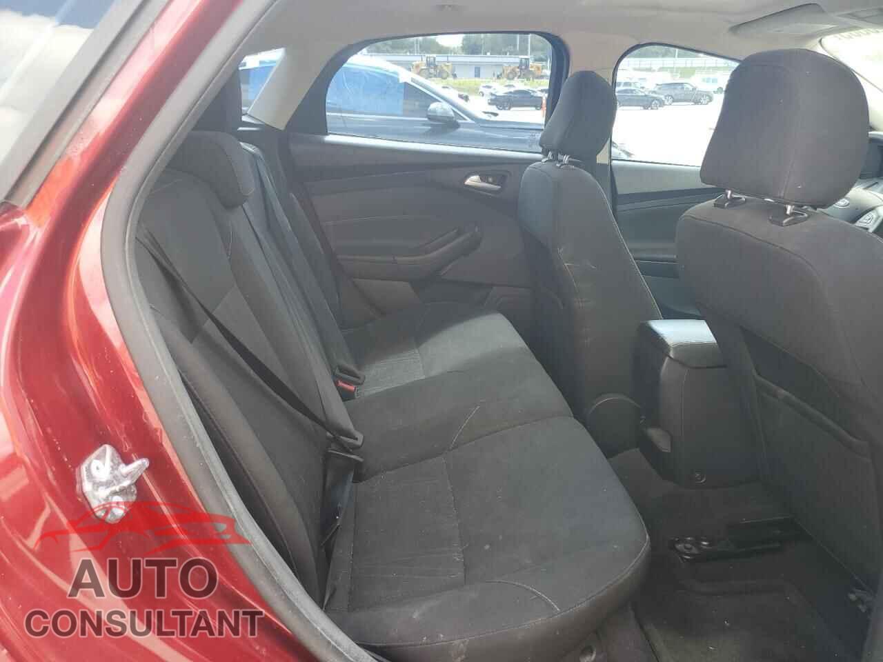 FORD FOCUS 2015 - 1FADP3K23FL202440