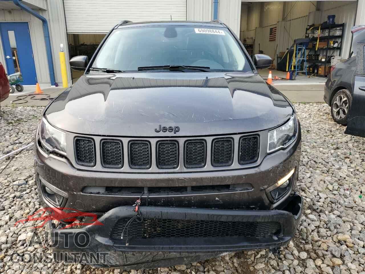 JEEP COMPASS 2018 - 3C4NJDBB4JT457374
