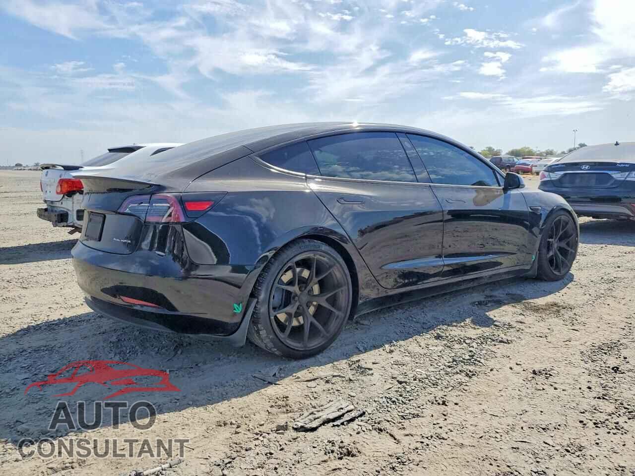TESLA MODEL 3 2019 - 5YJ3E1EB9KF384752