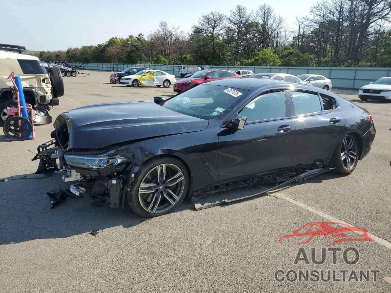 BMW 8 SERIES 2023 - WBAGV4C05PCL05034