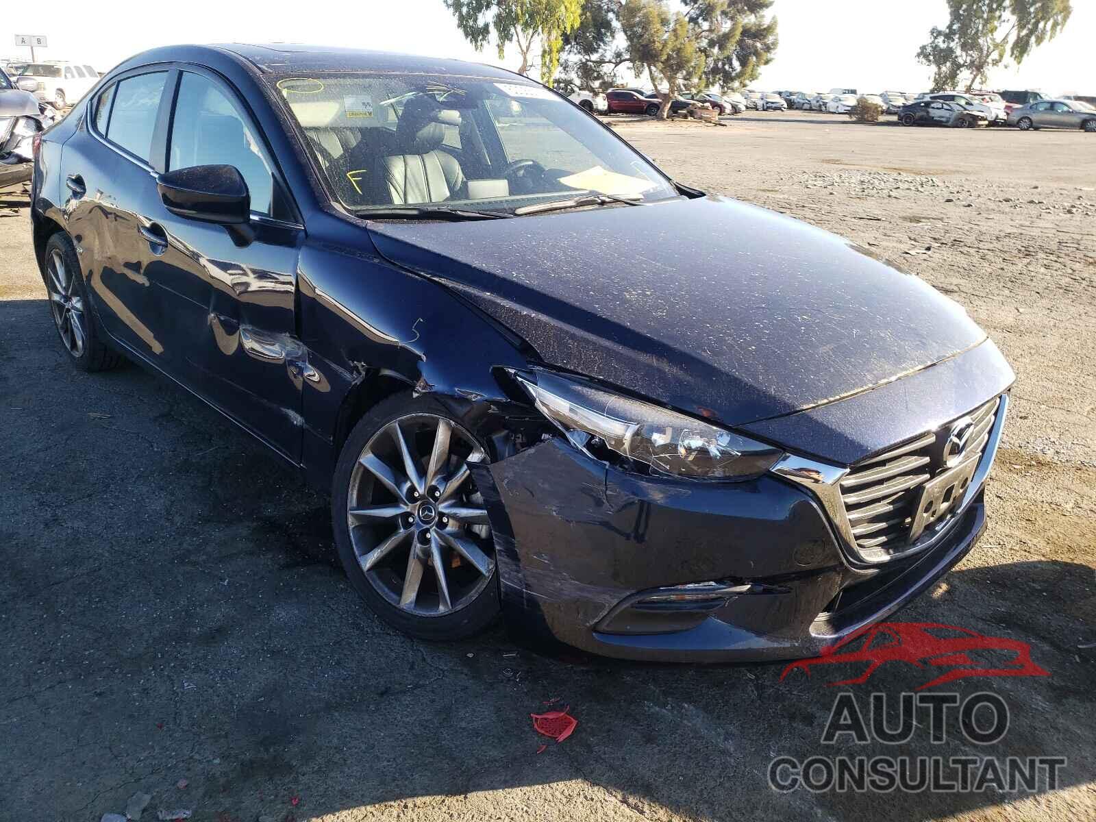 MAZDA 3 2018 - 3MZBN1V38JM165356