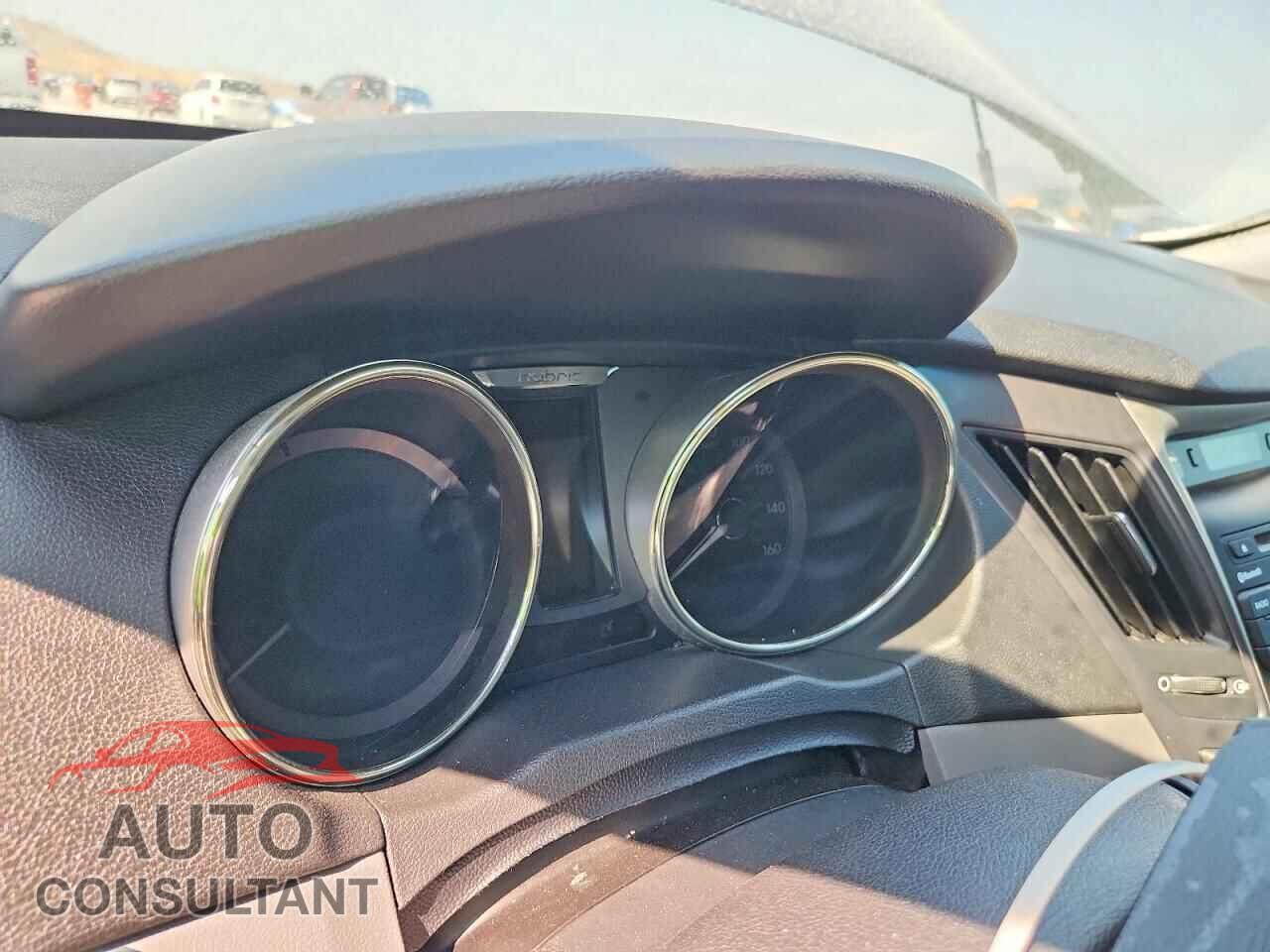 HYUNDAI SONATA 2012 - KMHEC4A48CA020397