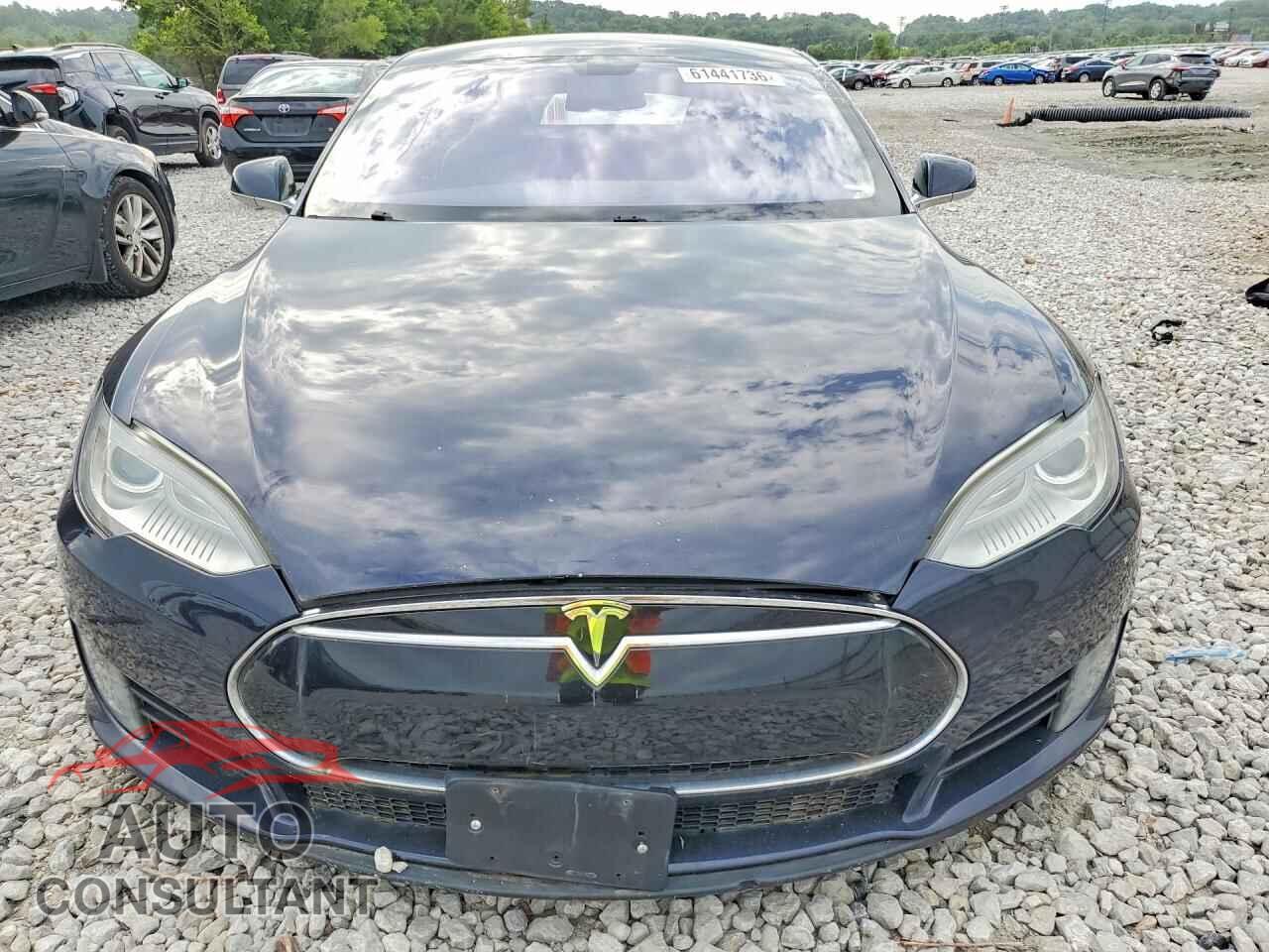 TESLA MODEL S 2013 - 5YJSA1CG2DFP03773