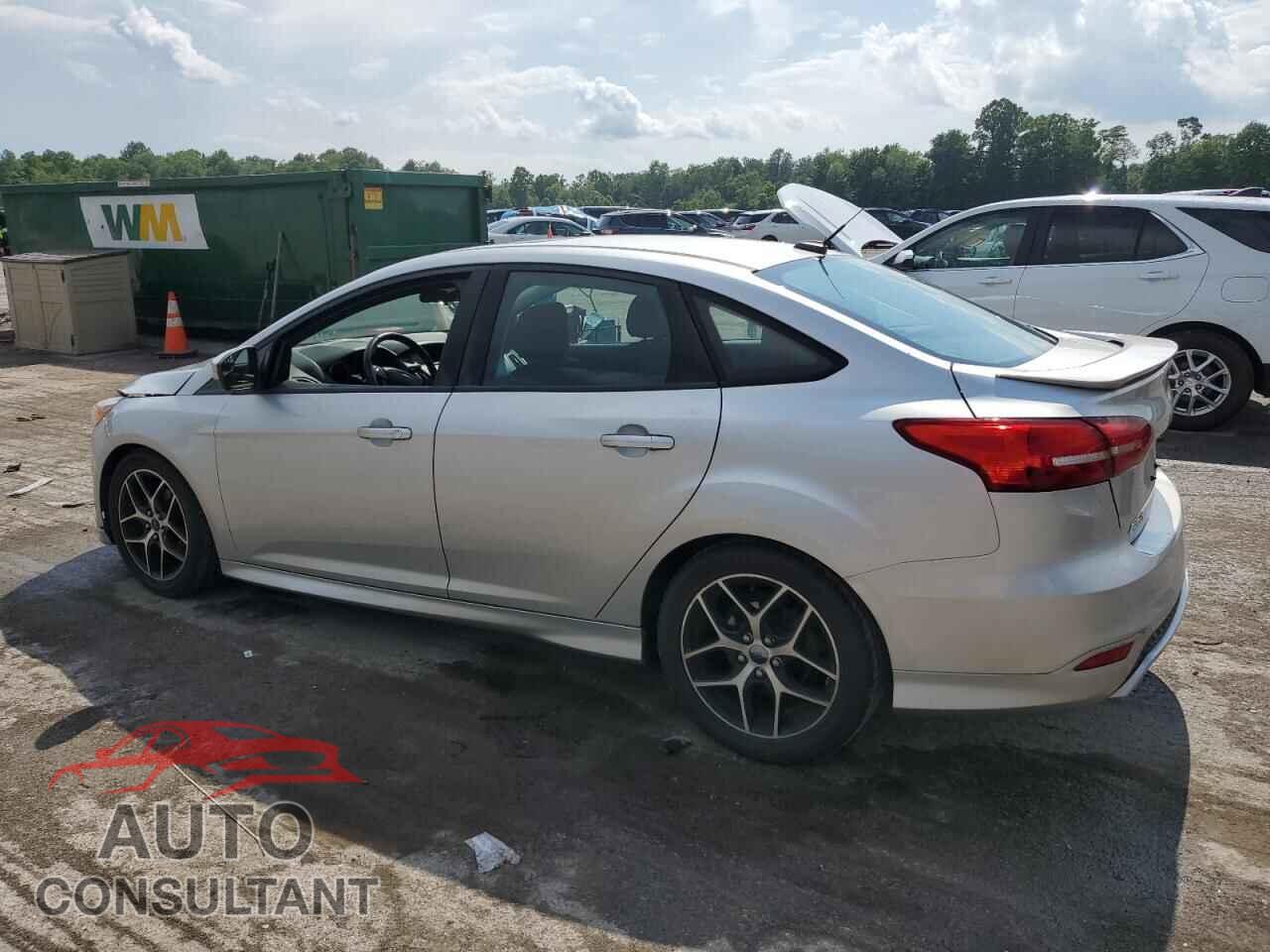 FORD FOCUS 2015 - 1FADP3F26FL382992