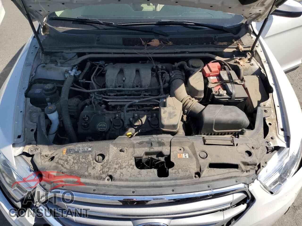 FORD TAURUS 2017 - 1FAHP2E86HG114795