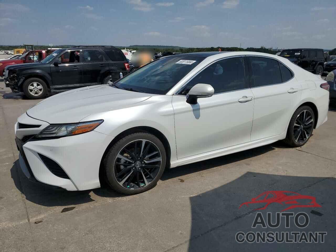 TOYOTA CAMRY 2018 - 4T1B61HK3JU102952