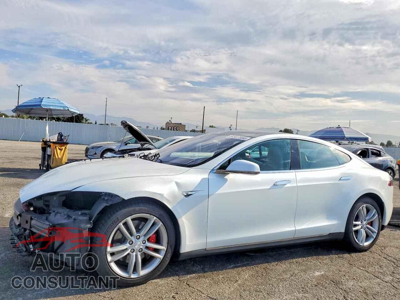 TESLA MODEL S 2015 - 5YJSA1V43FF100935