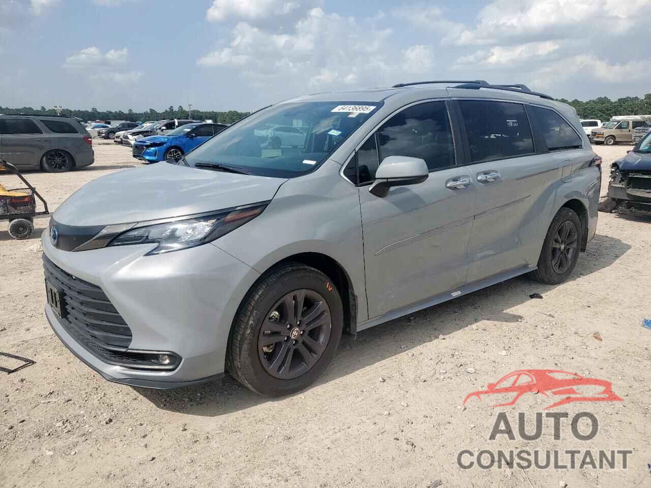 TOYOTA SIENNA 2024 - 5TDCSKFC4RS116039