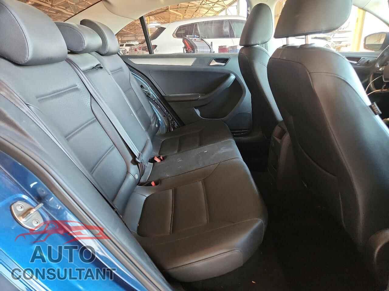 VOLKSWAGEN JETTA 2017 - 3VWDB7AJ4HM309987