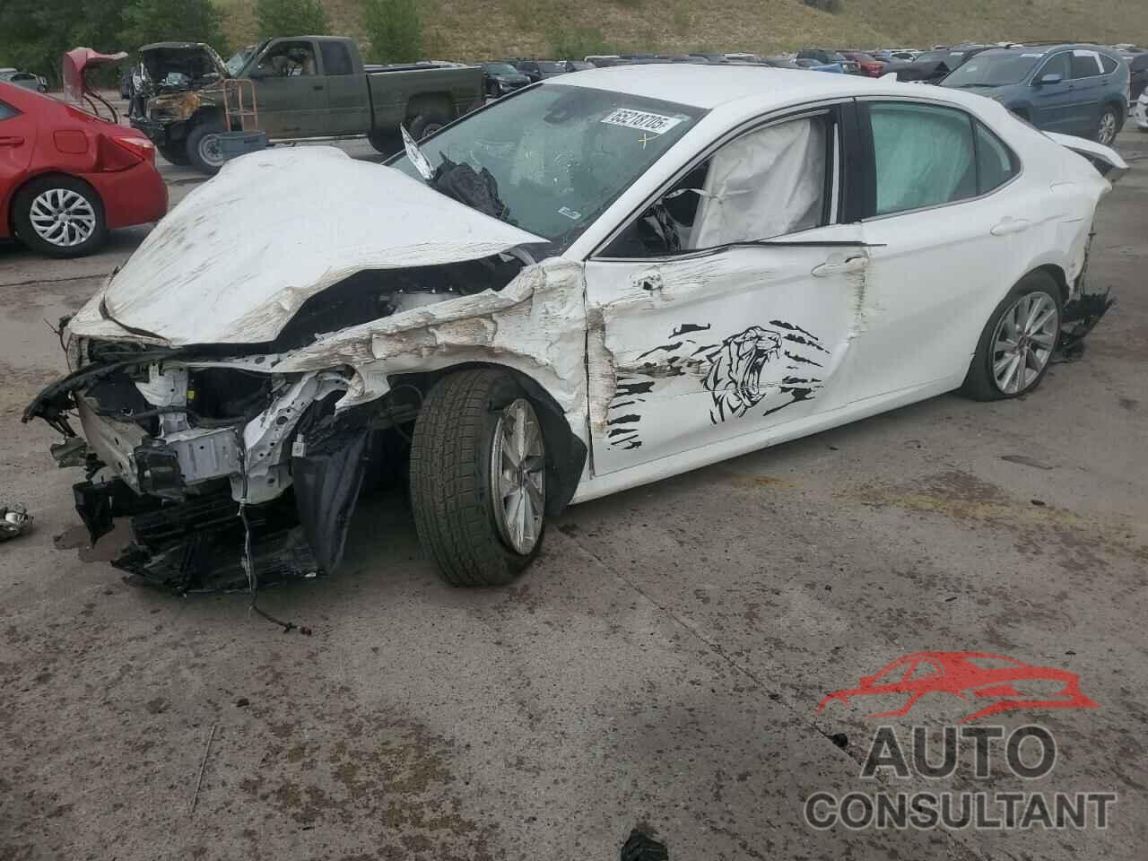 TOYOTA CAMRY 2022 - 4T1C11BK4NU055397