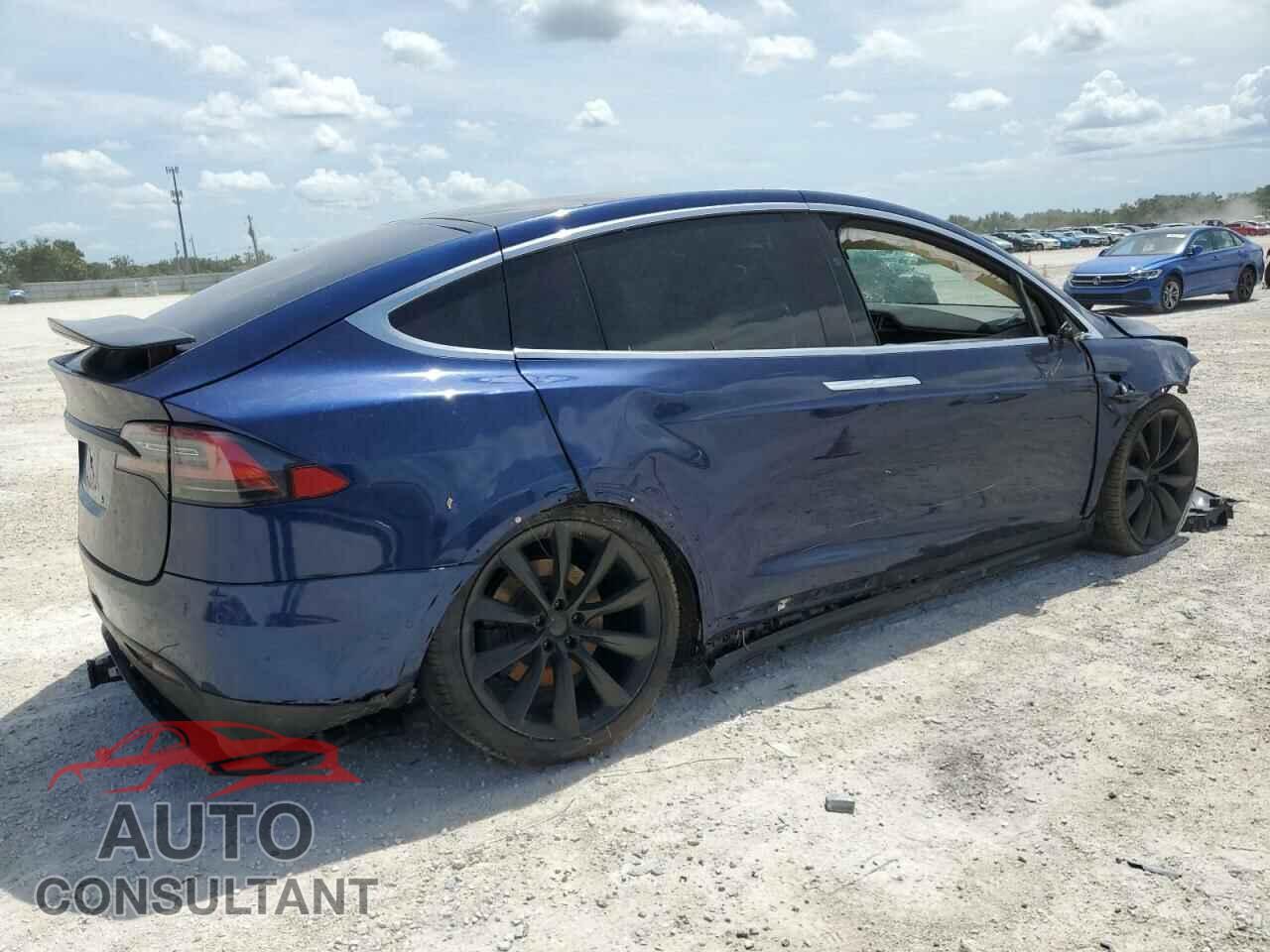 TESLA MODEL X 2017 - 5YJXCBE27HF051245