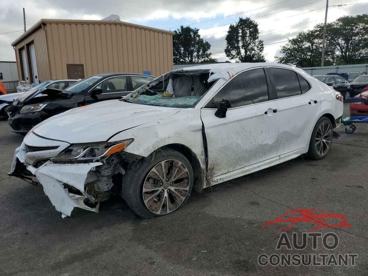 TOYOTA CAMRY 2018 - 4T1B11HK4JU120360