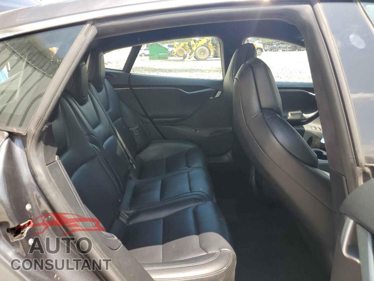 TESLA MODEL S 2018 - 5YJSA1E25JF268809