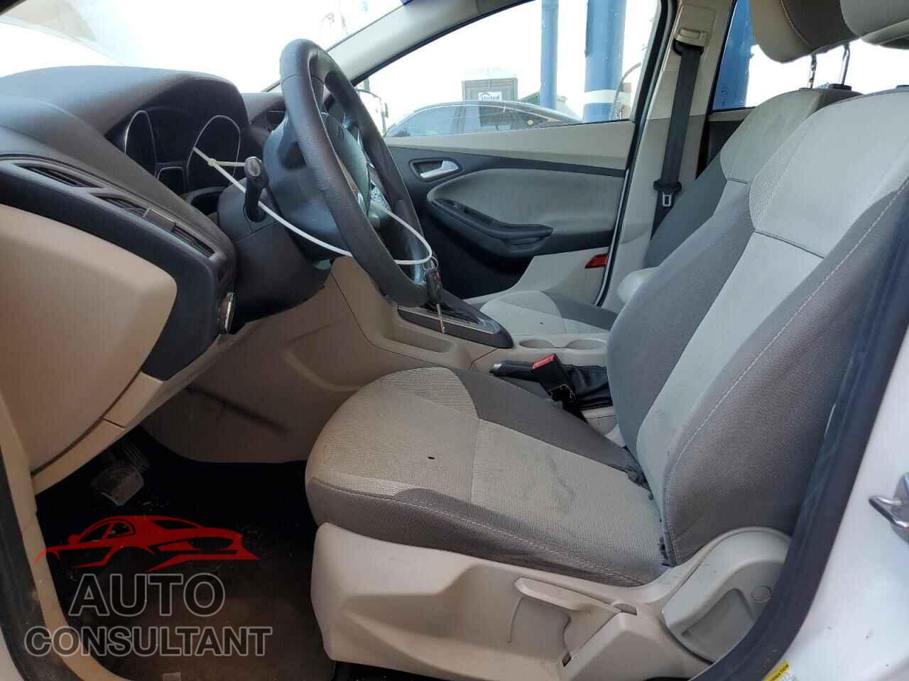 FORD FOCUS 2014 - 1FADP3F22EL453801