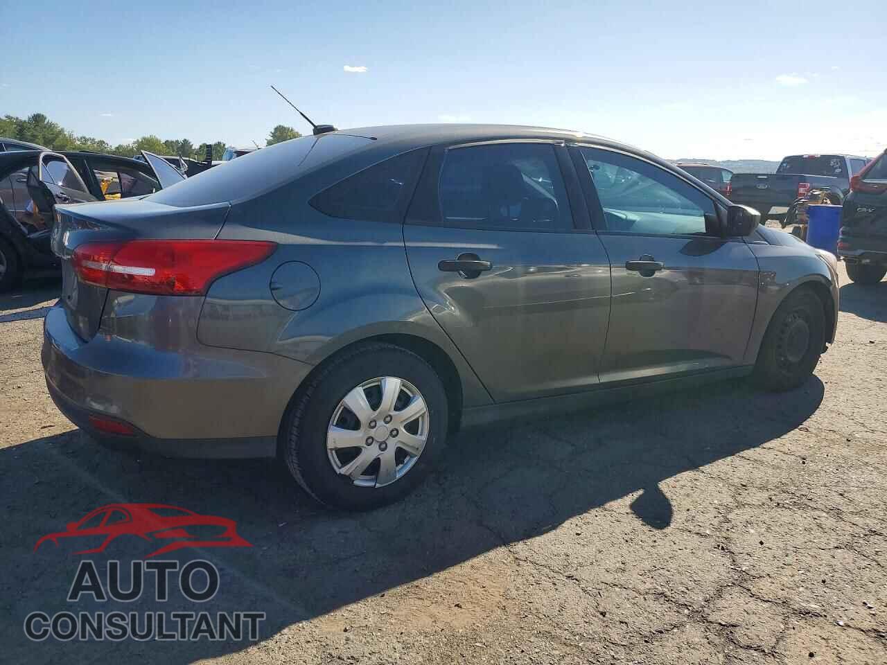 FORD FOCUS 2018 - 1FADP3E21JL293406