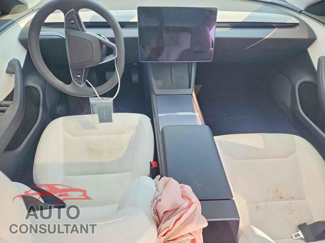 TESLA MODEL 3 2026 - 5YJ3E1EAXTF215638