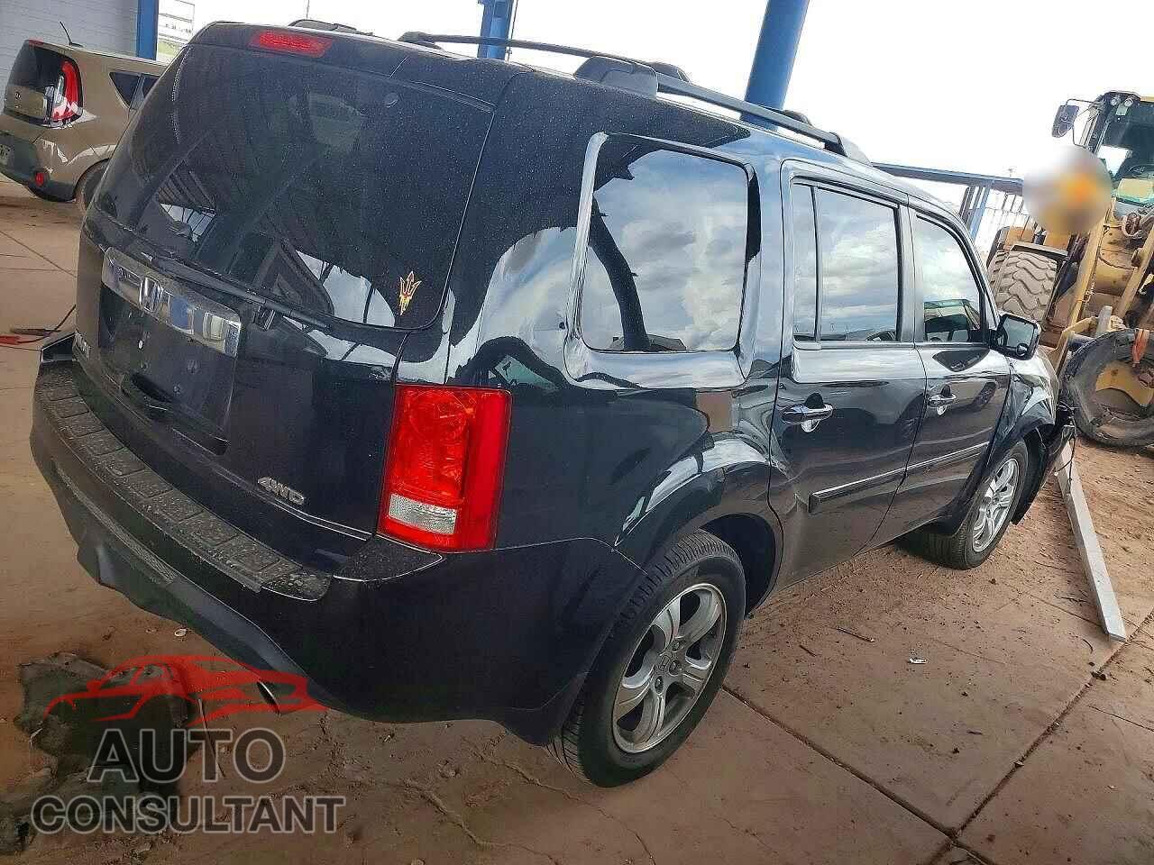 HONDA PILOT 2015 - 5FNYF4H50FB004584