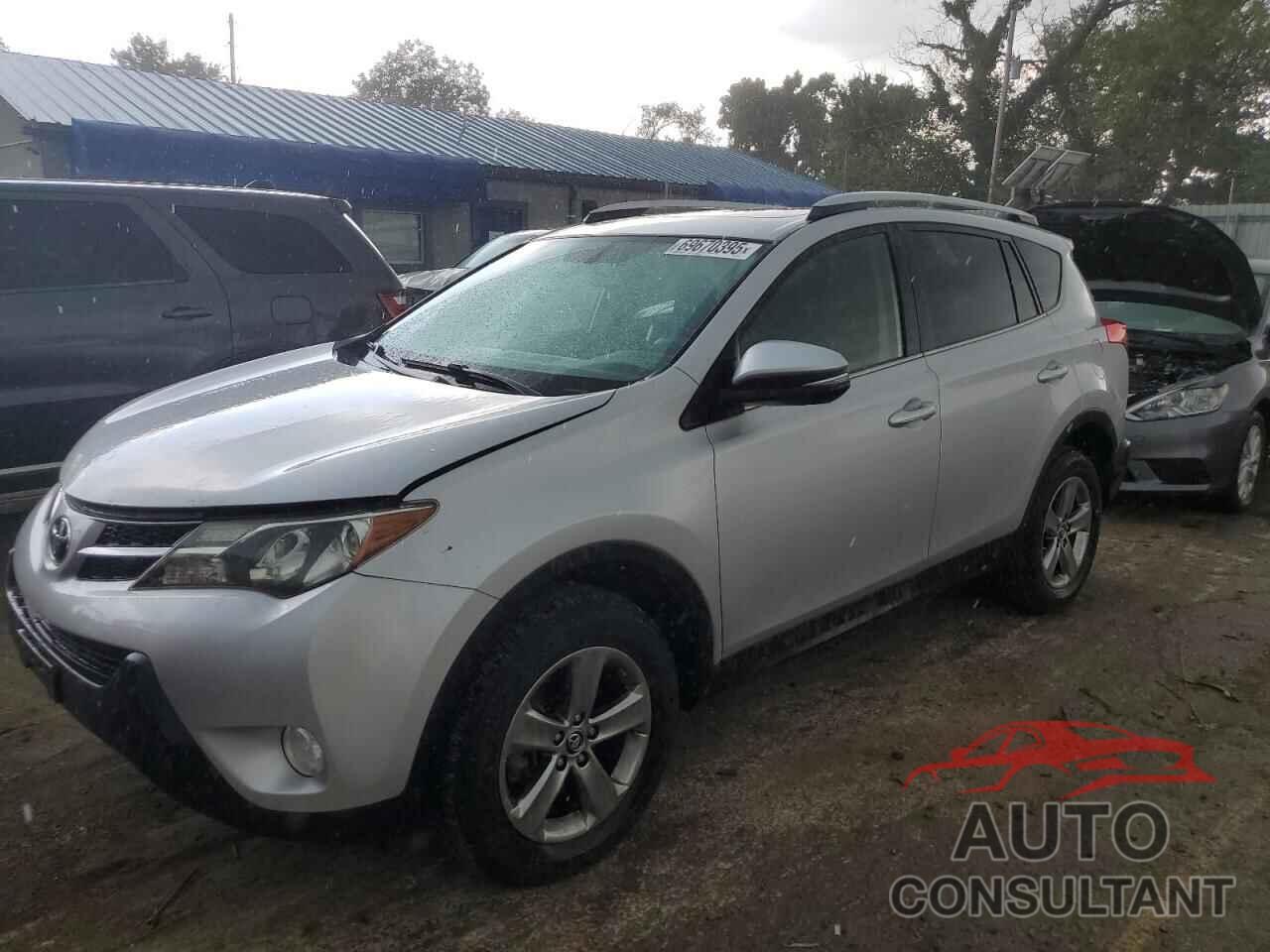 TOYOTA RAV4 2015 - JTMRFREV2FD116946