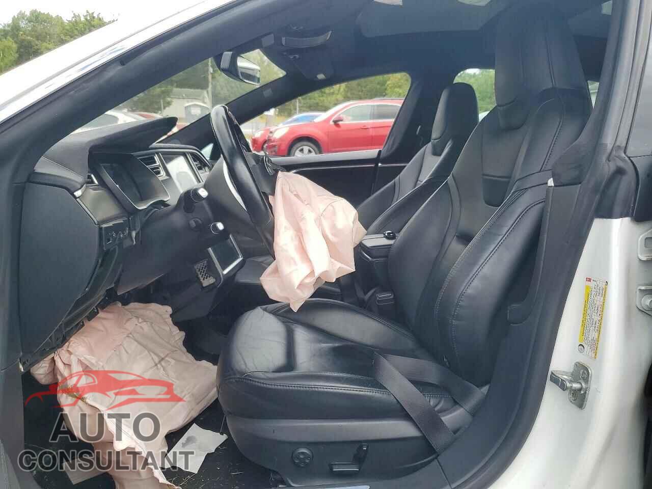 TESLA MODEL S 2015 - 5YJSA1E22FF105946