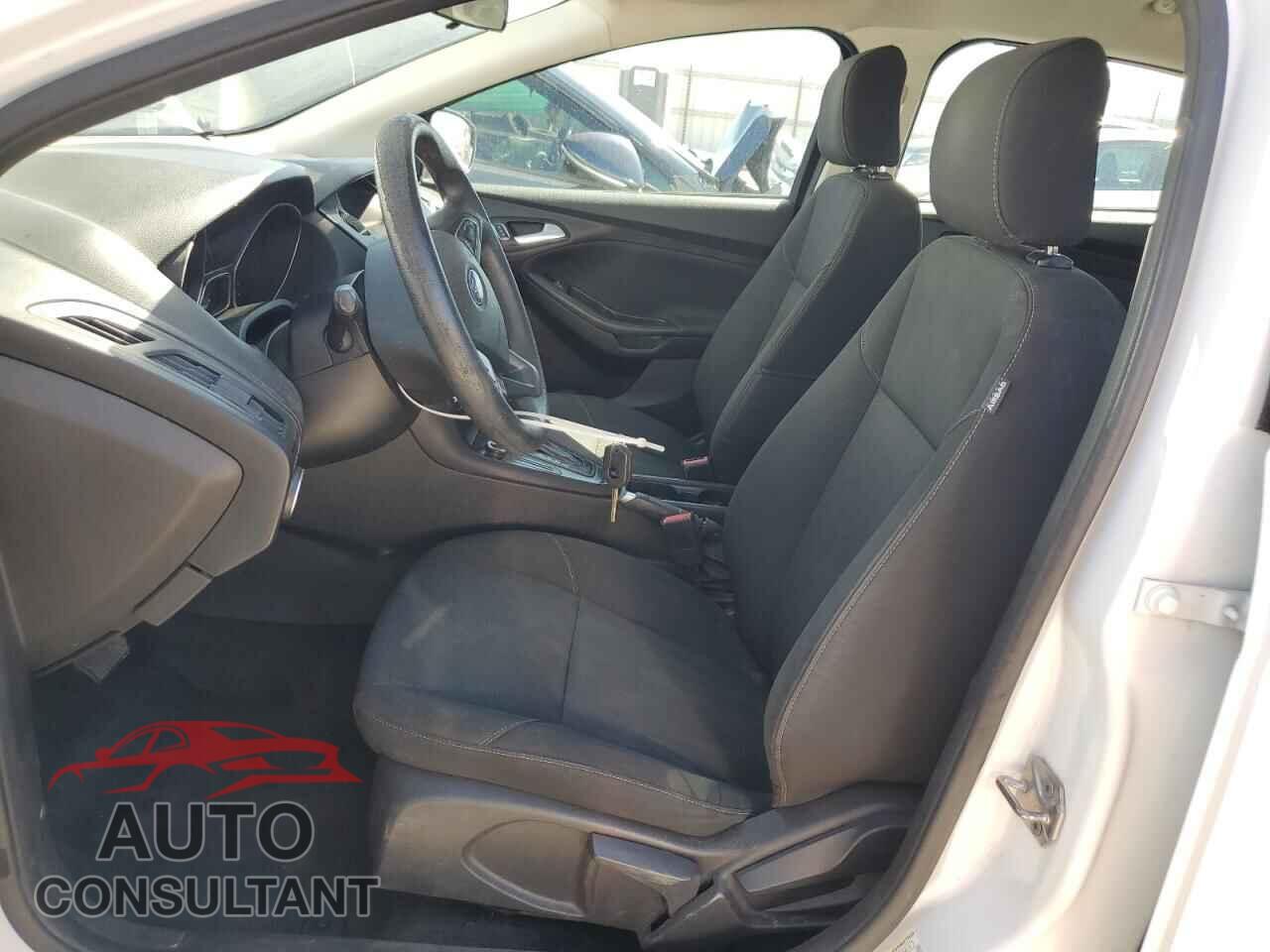 FORD FOCUS 2015 - 1FADP3F23FL369200