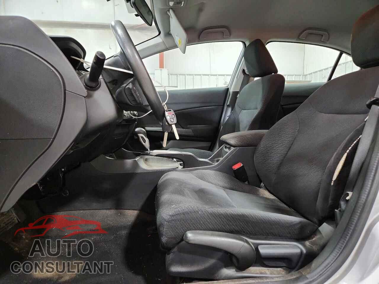 HONDA CIVIC 2013 - 2HGFB2F50DH568979