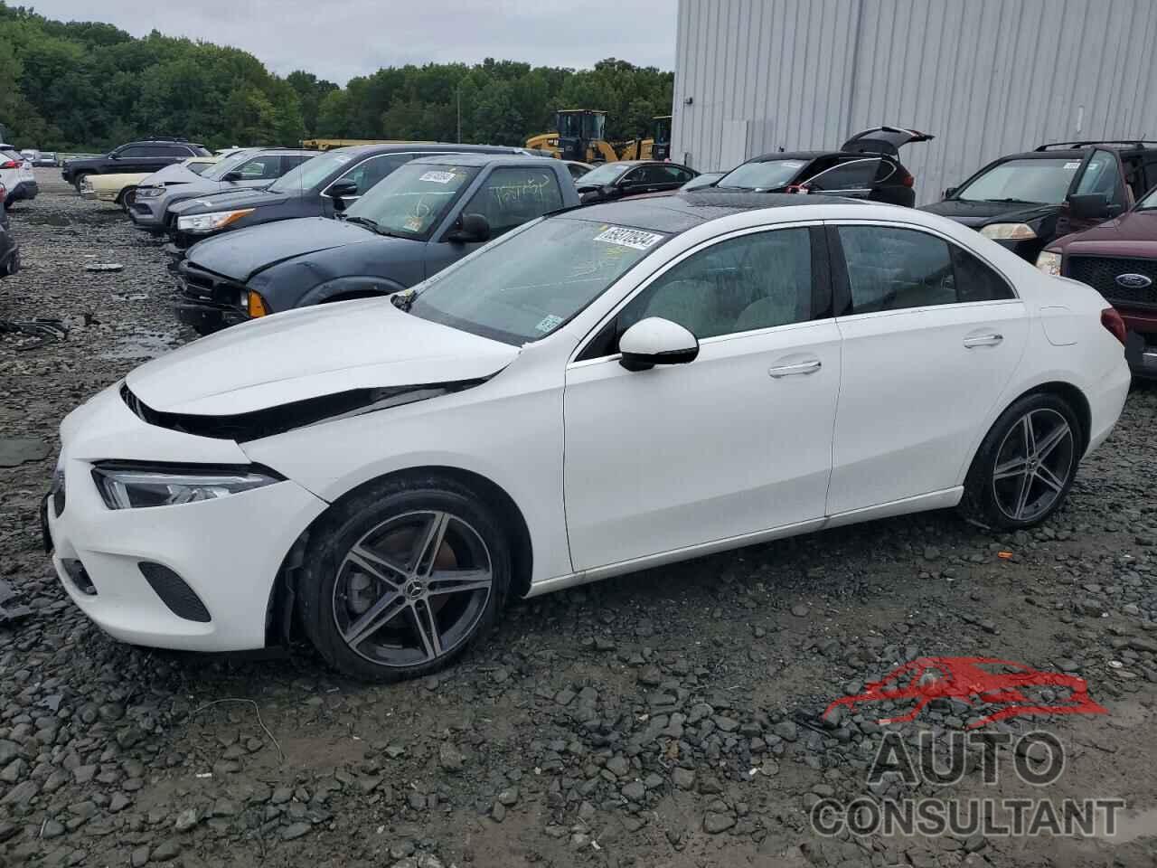 MERCEDES-BENZ A-CLASS 2022 - W1K3G4FB3NJ341652