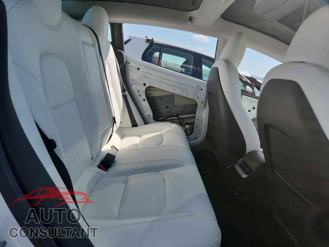 TESLA MODEL 3 2020 - 5YJ3E1EB2LF808323